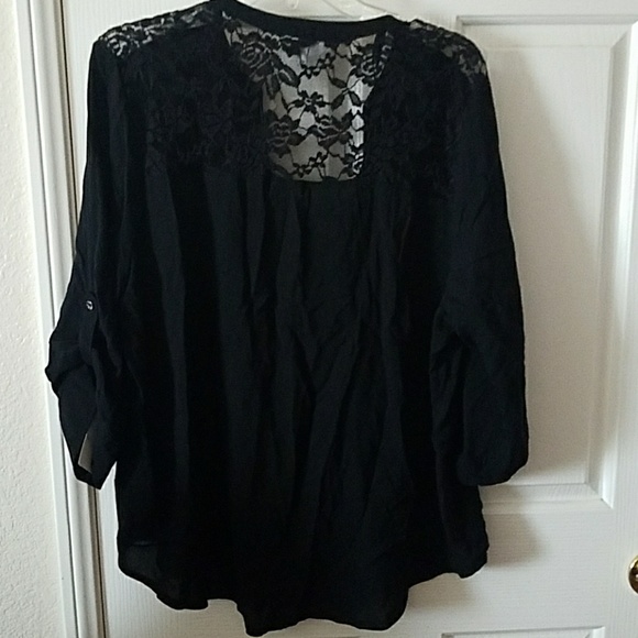 Black Lace Black Top - Picture 3 of 4